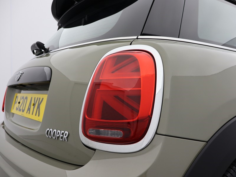 2020 (20) MINI HATCHBACK 1.5 Cooper Sport II 3dr 5608381