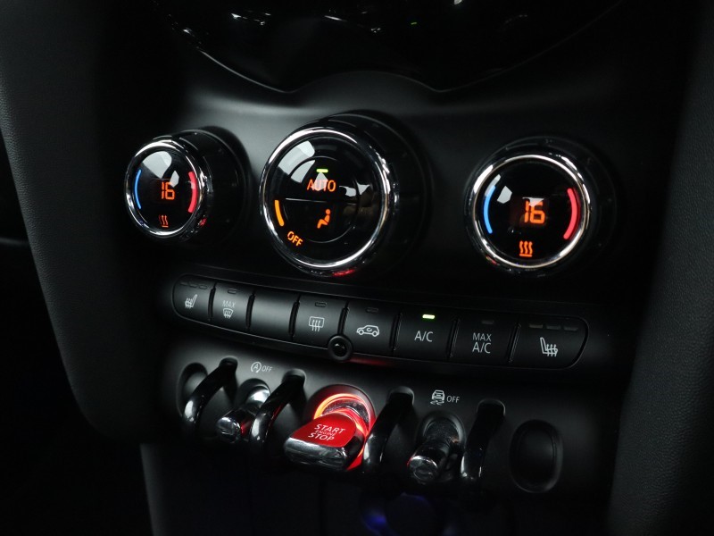 2020 (20) MINI HATCHBACK 1.5 Cooper Sport II 3dr 5608404