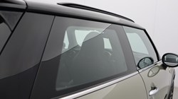 2020 (20) MINI HATCHBACK 1.5 Cooper Sport II 3dr 5608380