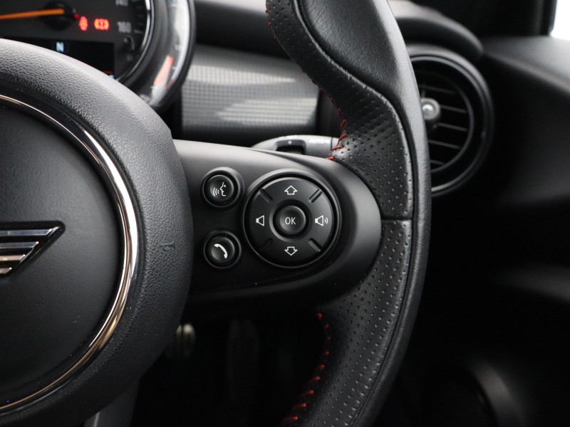 2020 (20) MINI HATCHBACK 1.5 Cooper Sport II 3dr 5608414