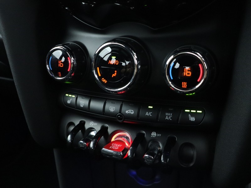 2020 (20) MINI HATCHBACK 1.5 Cooper Sport II 3dr 5608405
