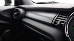2020 (20) MINI HATCHBACK 1.5 Cooper Sport II 3dr 5608417