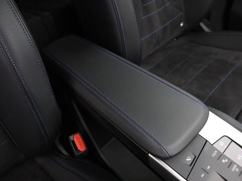2025 (25) BMW iX1 150kW eDrive20 M Sport 65kWh 5dr Auto 5602419