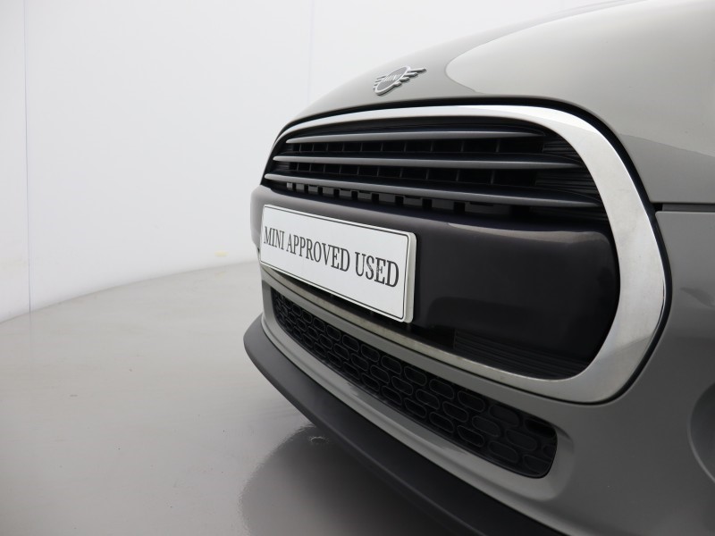 2019 (69) MINI HATCHBACK 1.5 Cooper Classic II 3dr 5616775