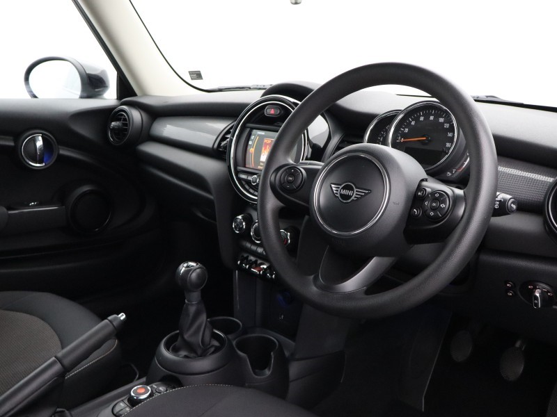 2019 (69) MINI HATCHBACK 1.5 Cooper Classic II 3dr 5616778
