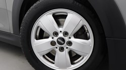 2019 (69) MINI HATCHBACK 1.5 Cooper Classic II 3dr 5616811