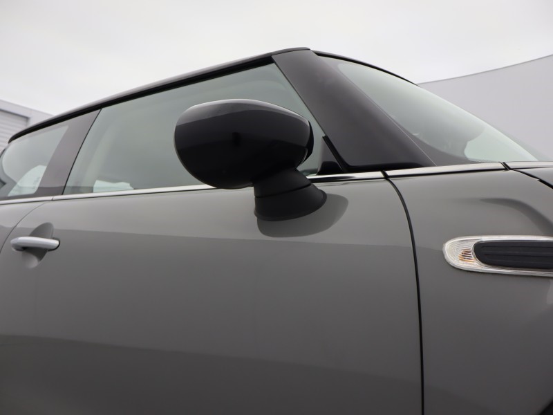 2019 (69) MINI HATCHBACK 1.5 Cooper Classic II 3dr 5616777
