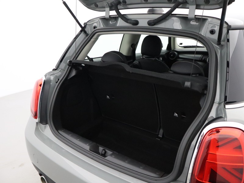 2019 (69) MINI HATCHBACK 1.5 Cooper Classic II 3dr 5616772