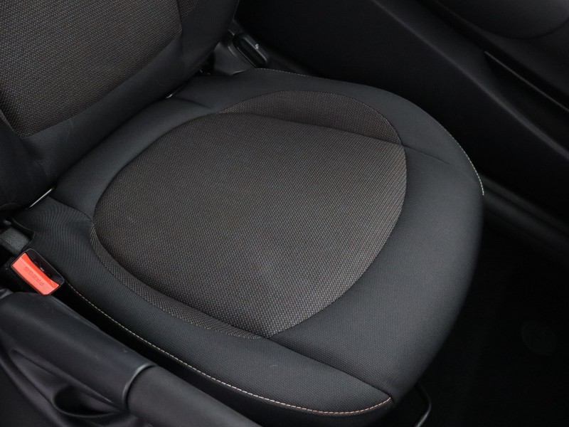 2019 (69) MINI HATCHBACK 1.5 Cooper Classic II 3dr 5616784