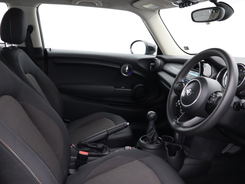 2019 (69) MINI HATCHBACK 1.5 Cooper Classic II 3dr 5616801
