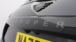 2025 (75) MINI COOPER 1.5 C Sport 3dr Auto 5611040