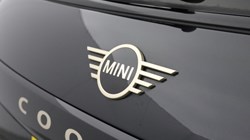 2025 (25) MINI COOPER 2.0 S Classic 3dr Auto 5630057