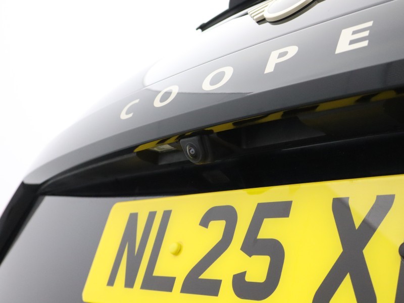 2025 (25) MINI COOPER 2.0 S Classic 3dr Auto 5630056