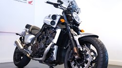 2015 (15) Yamaha VMax 1700 3207395