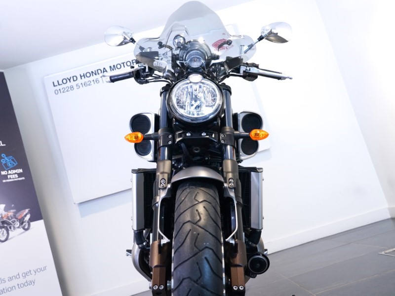 2015 (15) Yamaha VMax 1700 3207413