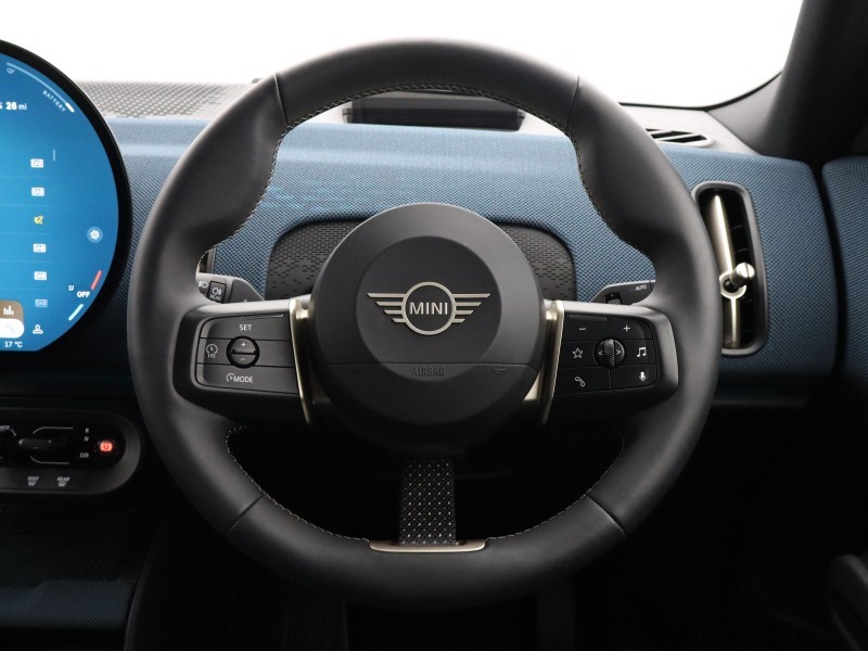 2025 (75) MINI COUNTRYMAN 150kW E Exclusive 66kWh 5dr Auto 5652347
