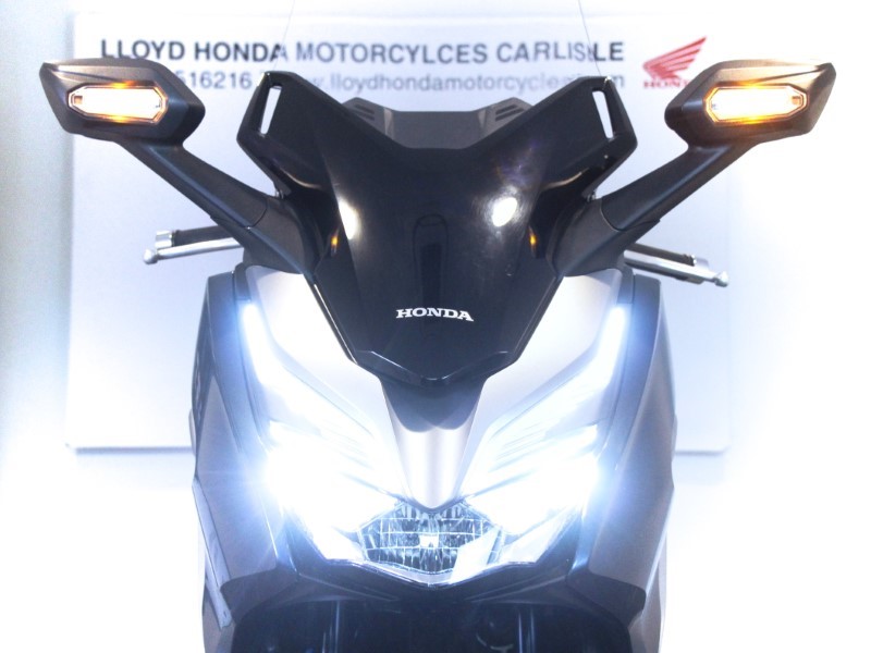 2018 (68) Honda Forza 300 3453666