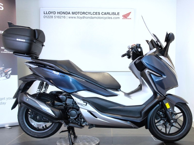 2018 (68) Honda Forza 300 3453645