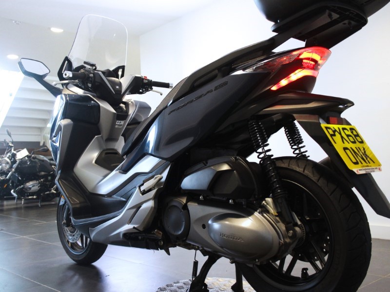2018 (68) Honda Forza 300 3453656