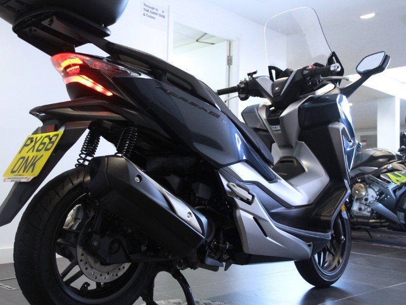 2018 (68) Honda Forza 300 3453655