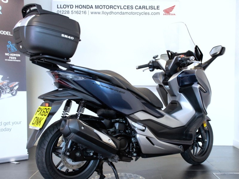2018 (68) Honda Forza 300 3453644