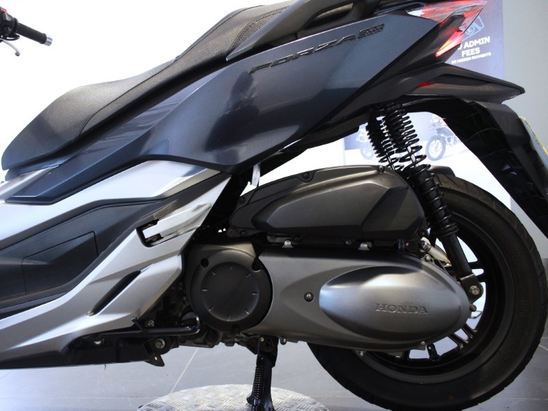 2018 (68) Honda Forza 300 3453659