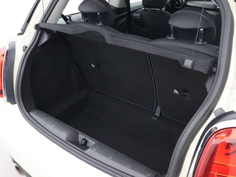 2019 (69) MINI HATCHBACK 1.5 Cooper Classic II 3dr 5673594