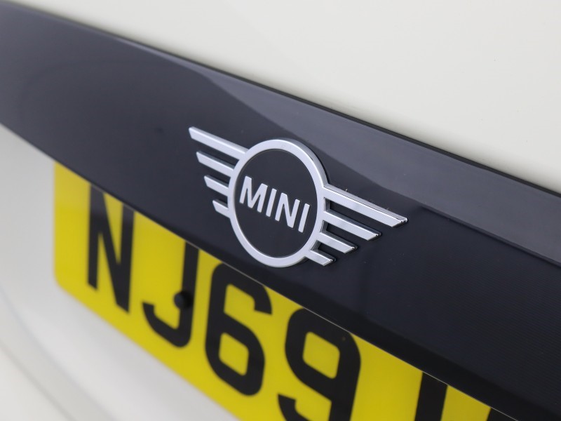 2019 (69) MINI HATCHBACK 1.5 Cooper Classic II 3dr 5673591