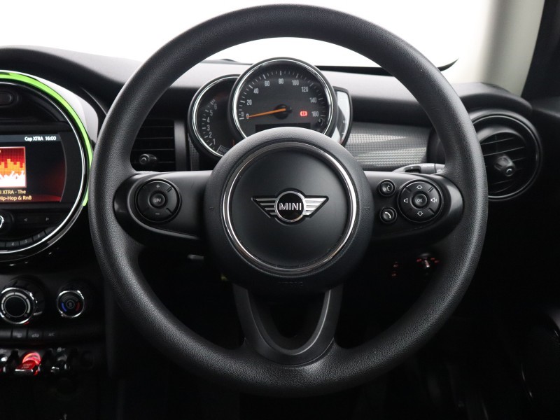 2019 (69) MINI HATCHBACK 1.5 Cooper Classic II 3dr 5673635