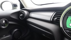 2019 (69) MINI HATCHBACK 1.5 Cooper Classic II 3dr 5673608