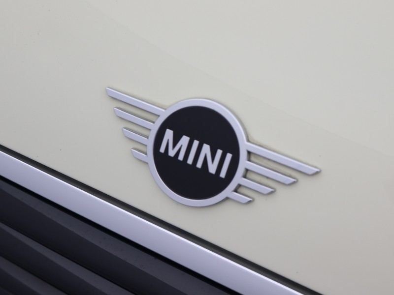 2019 (69) MINI HATCHBACK 1.5 Cooper Classic II 3dr 5673601