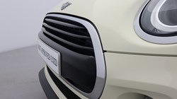 2019 (69) MINI HATCHBACK 1.5 Cooper Classic II 3dr 5673600