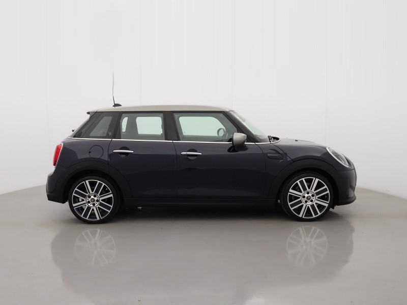 2023 (73) MINI HATCHBACK 1.5 Cooper Exclusive Premium 5dr Auto 5659383