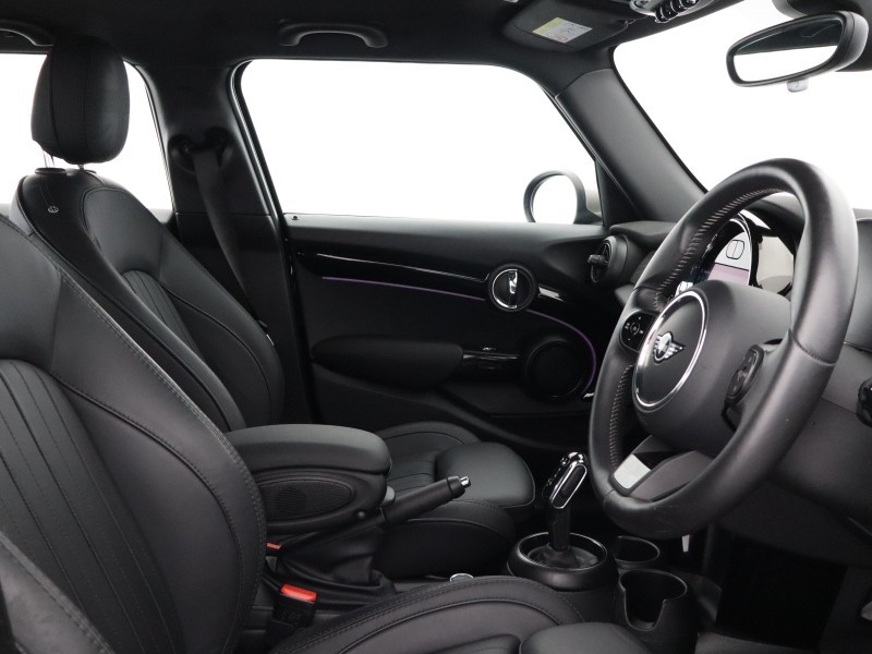 2023 (73) MINI HATCHBACK 1.5 Cooper Exclusive Premium 5dr Auto 5658854