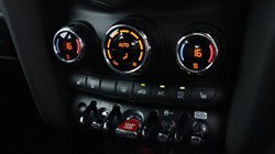 2023 (73) MINI HATCHBACK 1.5 Cooper Exclusive Premium 5dr Auto 5658057