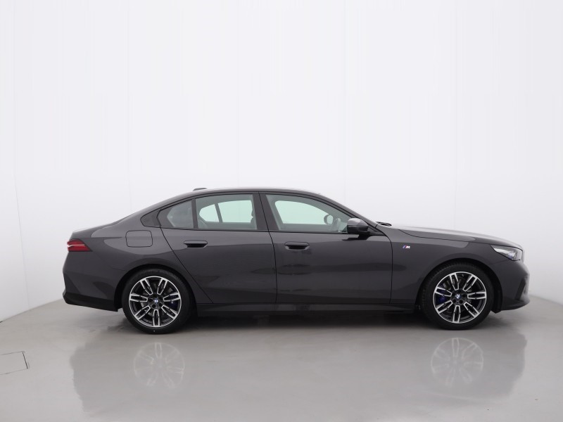 2023 (73) BMW 5 SERIES 520i M Sport 4dr AutoA 5752423