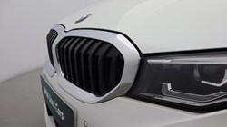2019 (69) BMW 3 SERIES 330e M Sport 4dr Auto 5711688