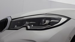 2019 (69) BMW 3 SERIES 330e M Sport 4dr Auto 5711687