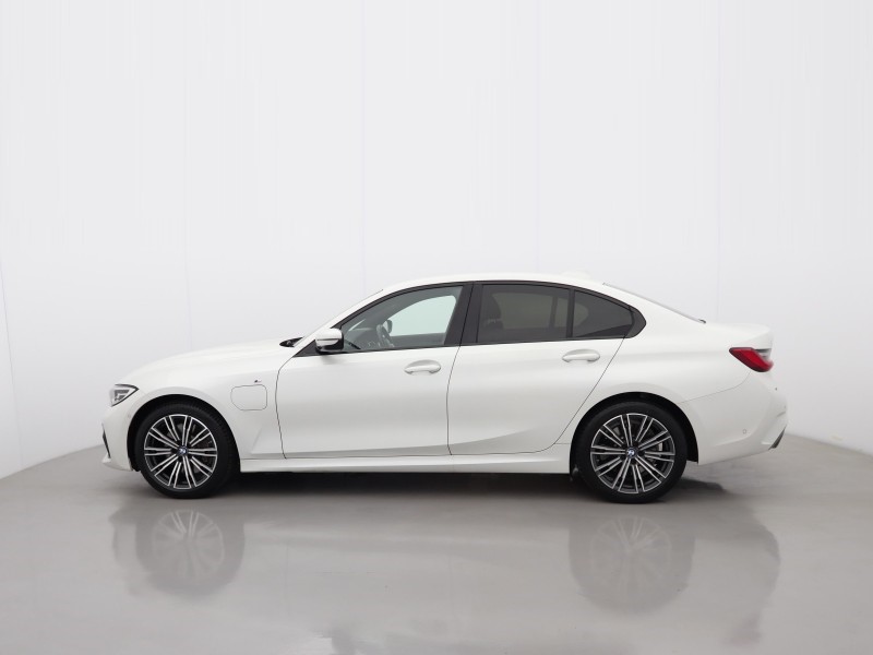 2019 (69) BMW 3 SERIES 330e M Sport 4dr Auto 5711673