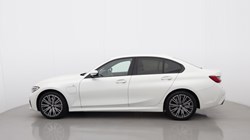2019 (69) BMW 3 SERIES 330e M Sport 4dr Auto 5711673