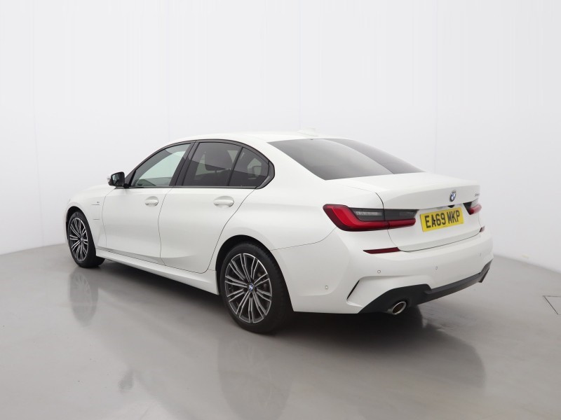 2019 (69) BMW 3 SERIES 330e M Sport 4dr Auto 5711674