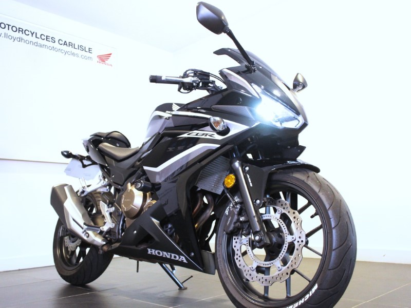 2019 (19) Honda CBR500R 3545096