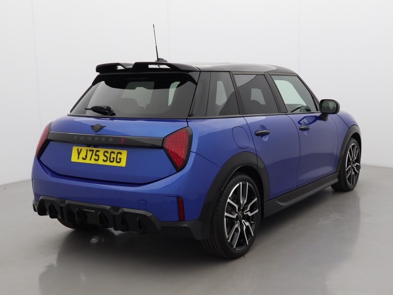 2026 (75) MINI COOPER 2.0 S Sport 5dr Auto 5677108