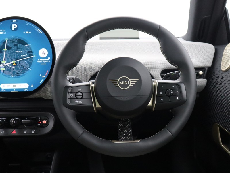 2026 (75) MINI COOPER 135kW E Exclusive 41kWh 3dr Auto 5677283