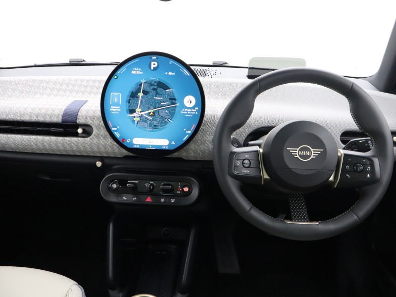 2026 (75) MINI COOPER 135kW E Exclusive 41kWh 3dr Auto 5677282