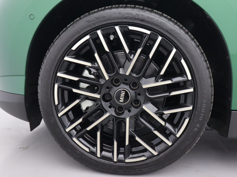 2026 (75) MINI COOPER 135kW E Exclusive 41kWh 3dr Auto 5677248