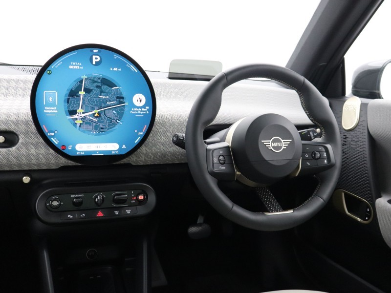2026 (75) MINI COOPER 135kW E Exclusive 41kWh 3dr Auto 5677284