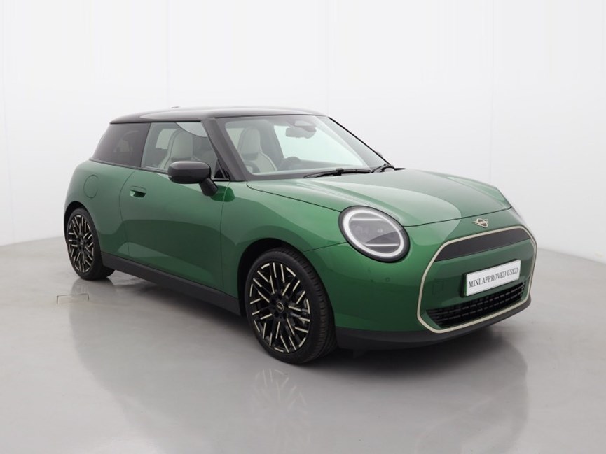 2026 (75) MINI COOPER 135kW E Exclusive 41kWh 3dr Auto