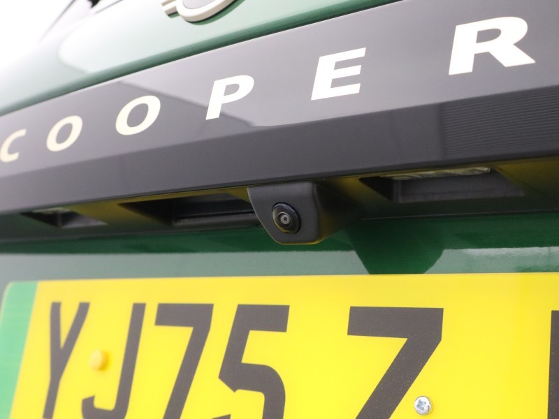 2026 (75) MINI COOPER 135kW E Exclusive 41kWh 3dr Auto 5677243