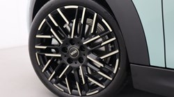 2026 (75) MINI COOPER 1.5 C Exclusive 3dr Auto 5679261